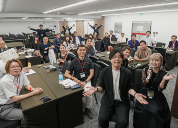 SMG経営塾相談会＆交流会での講師と参加者の集合写真