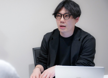 SMG経営塾講師が参加者の相談に対応している様子